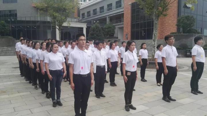 ��������רעΪ����·���ϵ�����ƽ̨