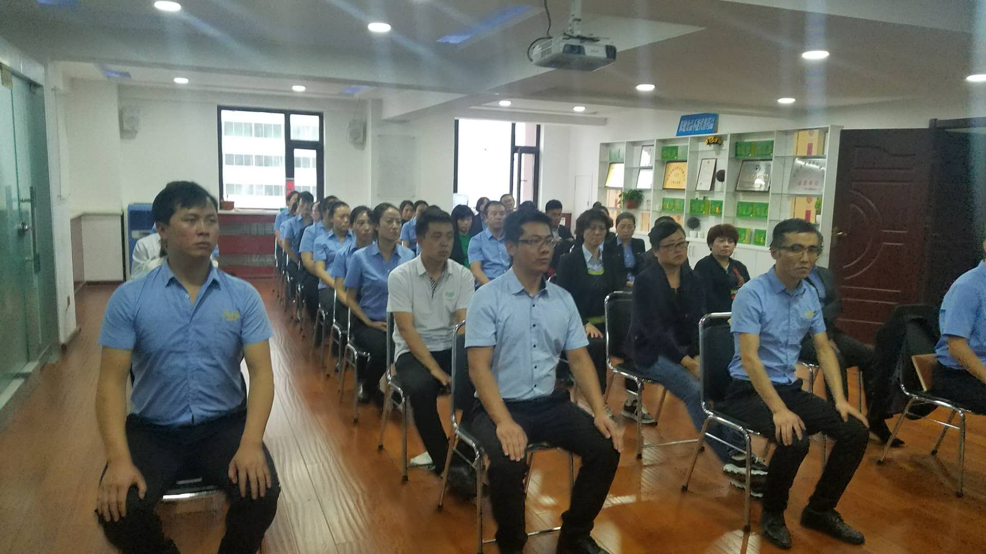 ��������רעΪ����·���ϵ�����ƽ̨