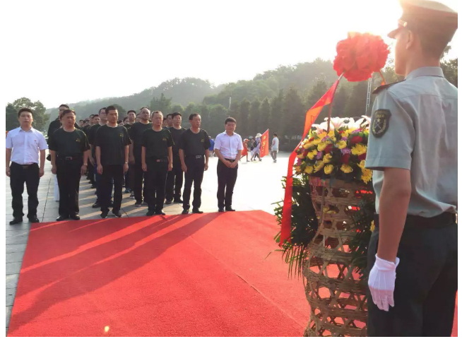 ��������רעΪ����·���ϵ�����ƽ̨