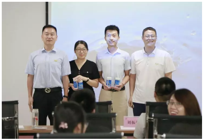 ��������רעΪ����·���ϵ�����ƽ̨