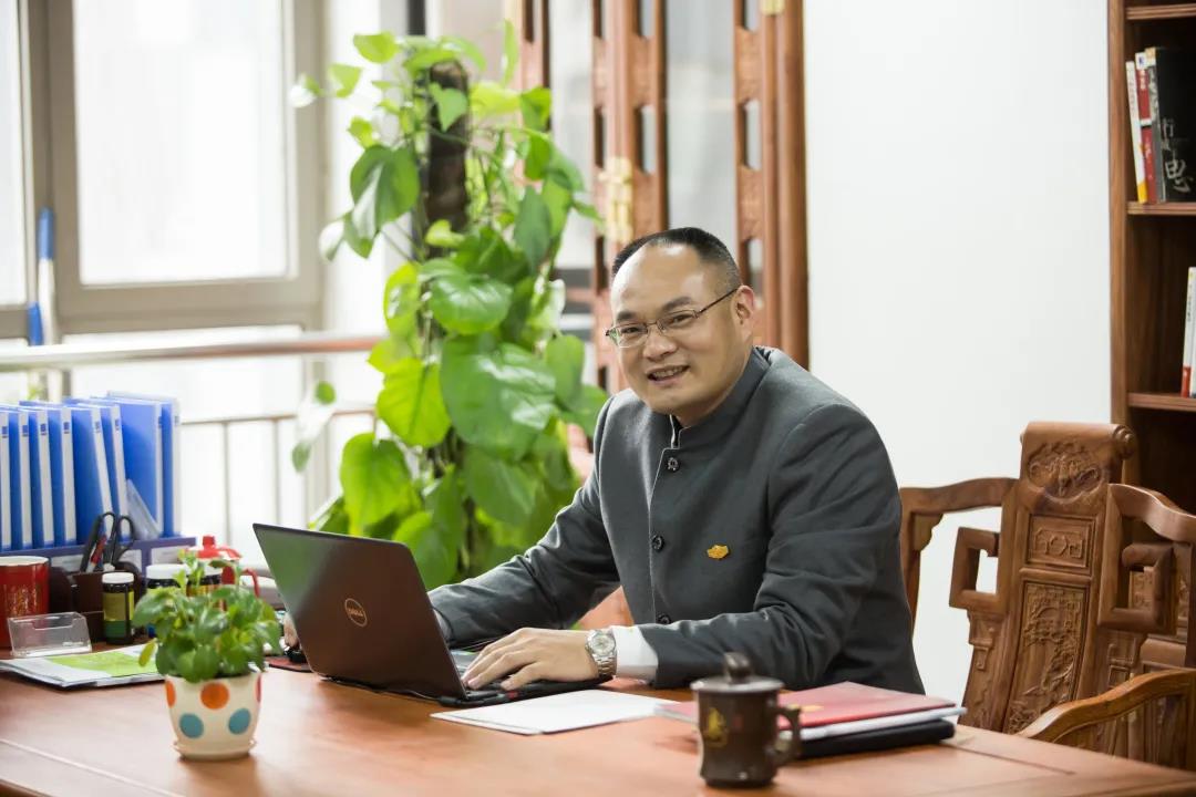 ��������רעΪ����·���ϵ�����ƽ̨