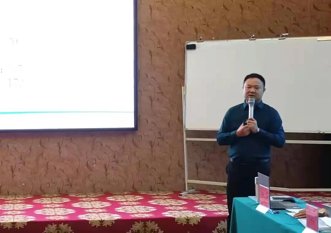 ��������רעΪ����·���ϵ�����ƽ̨