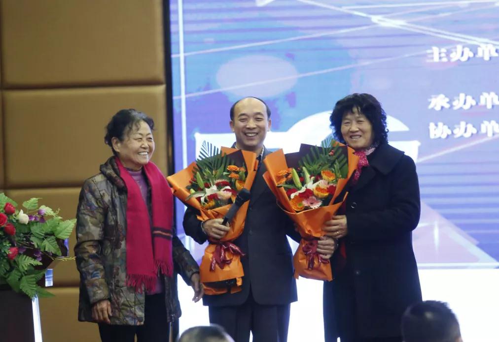 ��������רעΪ����·���ϵ�����ƽ̨