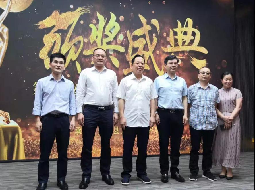 ��������רעΪ����·���ϵ�����ƽ̨