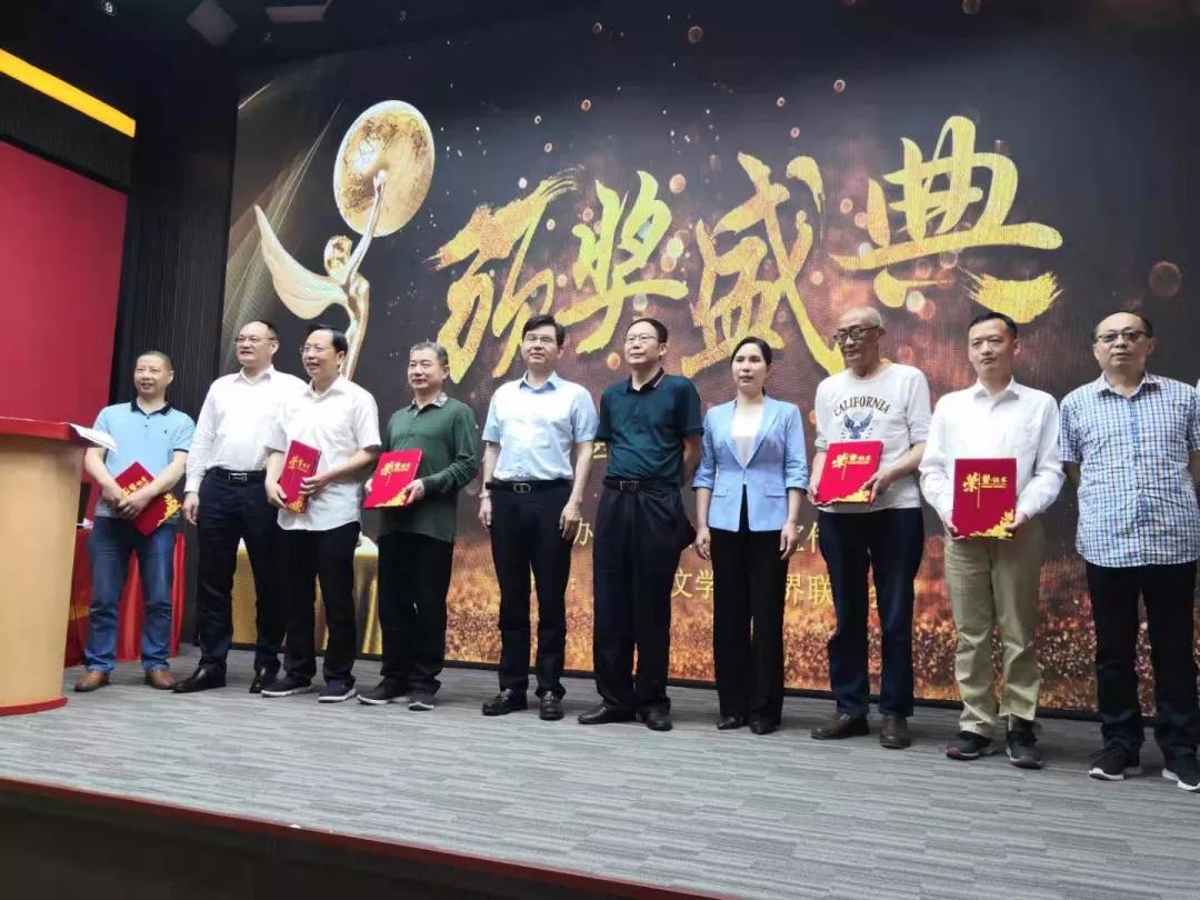 ��������רעΪ����·���ϵ�����ƽ̨