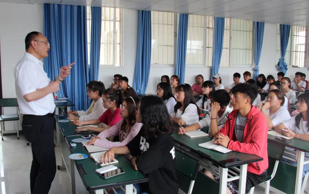 ��������רעΪ����·���ϵ�����ƽ̨