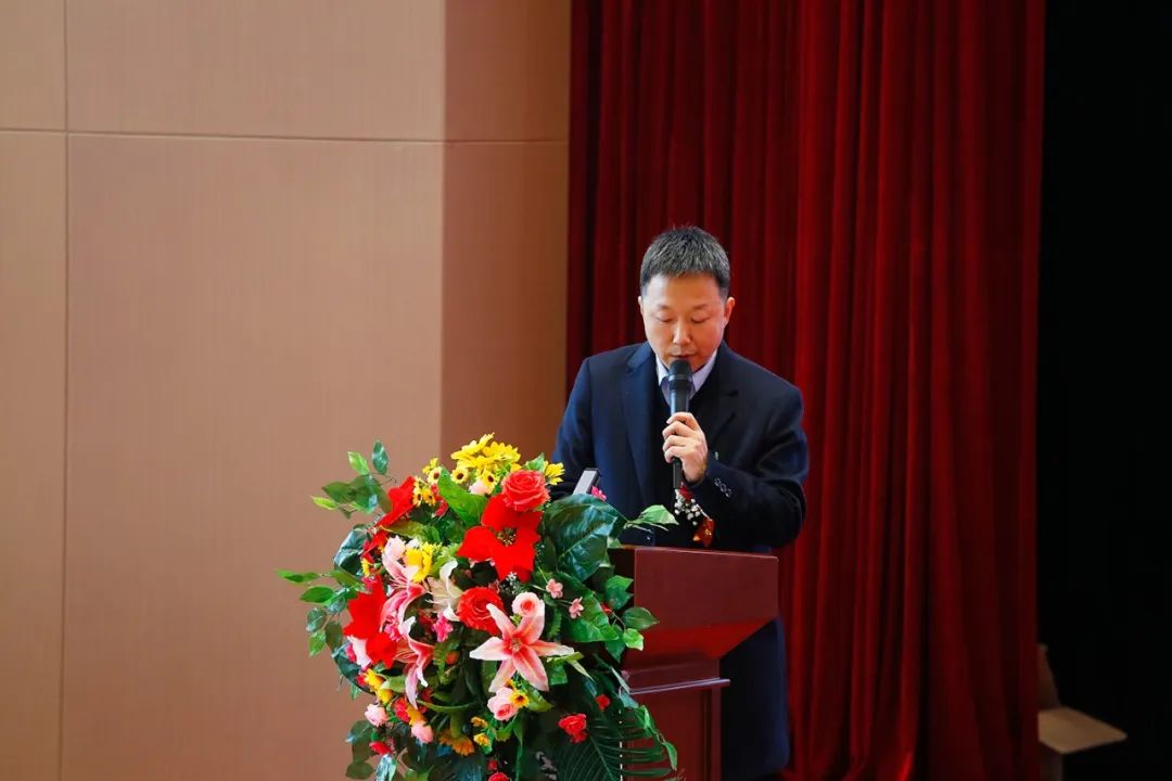 ��������רעΪ����·���ϵ�����ƽ̨