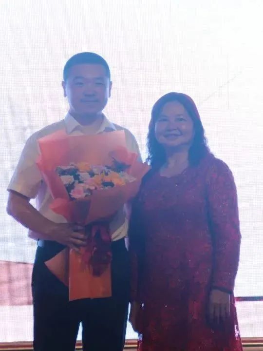 ��������רעΪ����·���ϵ�����ƽ̨