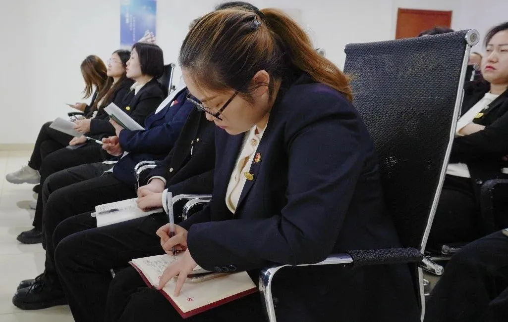 ��������רעΪ����·���ϵ�����ƽ̨