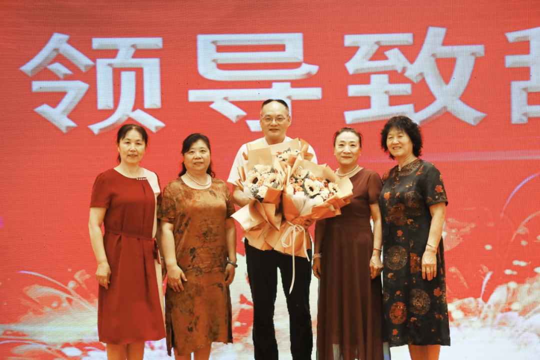 ��������רעΪ����·���ϵ�����ƽ̨