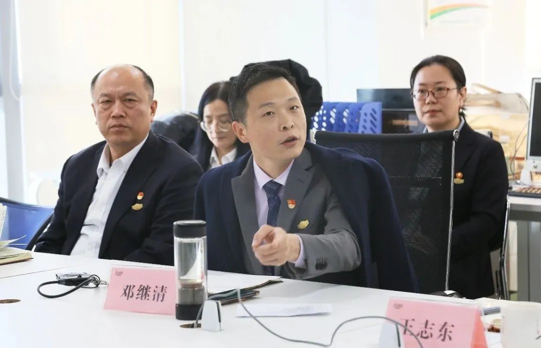 ��������רעΪ����·���ϵ�����ƽ̨