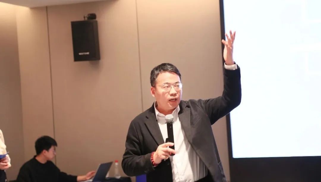 ��������רעΪ����·���ϵ�����ƽ̨