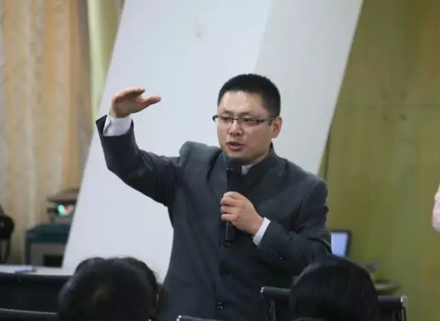 ��������רעΪ����·���ϵ�����ƽ̨