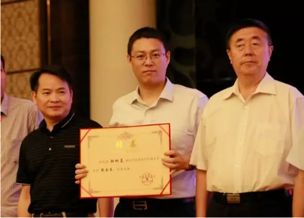 ��������רעΪ����·���ϵ�����ƽ̨